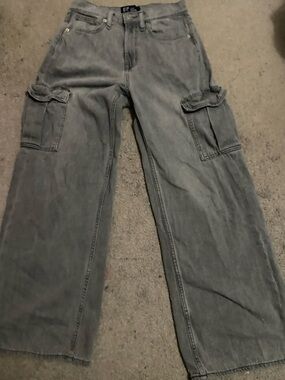 GAP Wide-Leg Cargo Jeans in Gray